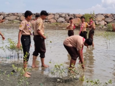 Penanaman 1.500 bibit magrove