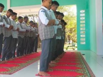 Pembiasaan Religius